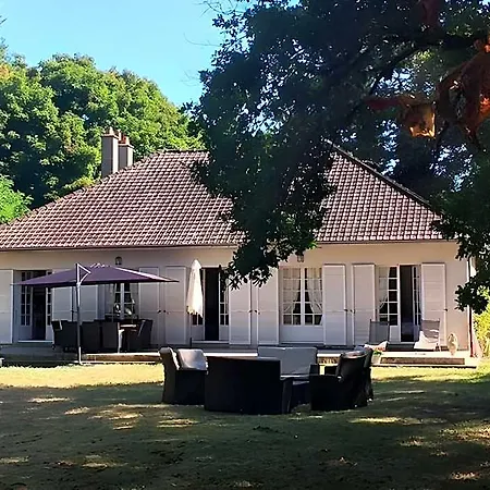 4 Etoiles La Petite Troliere Hotel 4*