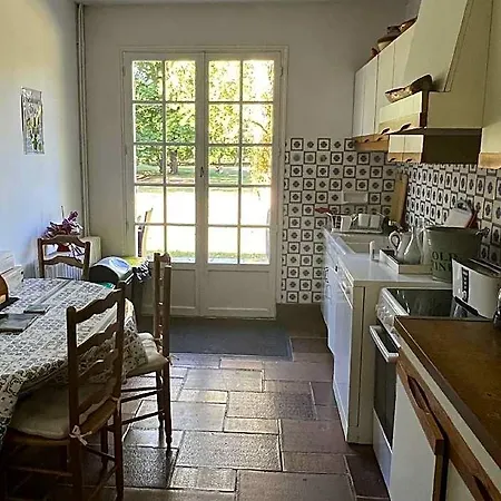 4 Etoiles La Petite Troliere Hotel 4*